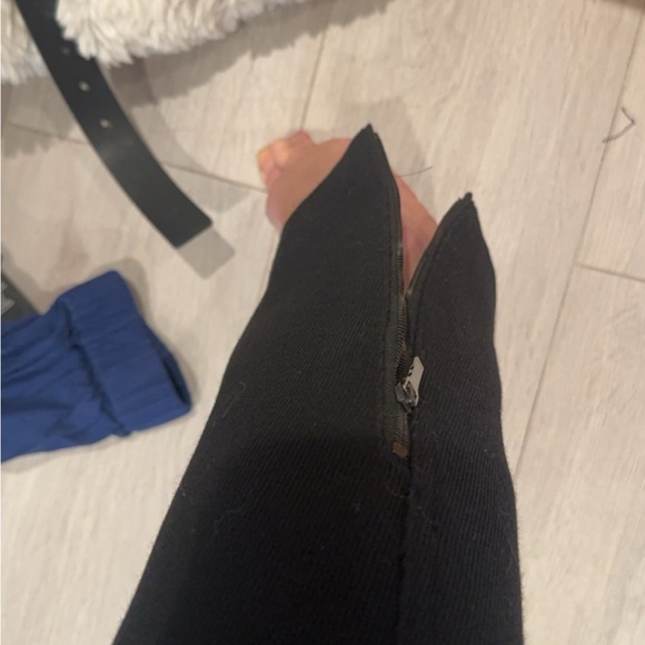 100% Authentic Christian Dior pants 😍 so CUTE has built in belt - Picture 7 of 7